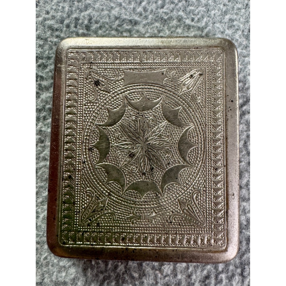Vintage Engraved Silver Tone Metal Powder Rouge Compact Case Ornate Starburst